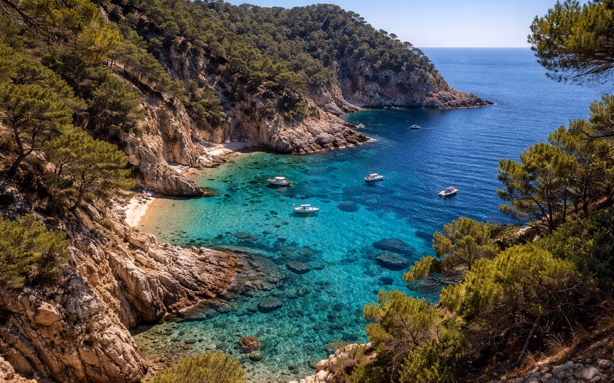 Cala Pola et environs