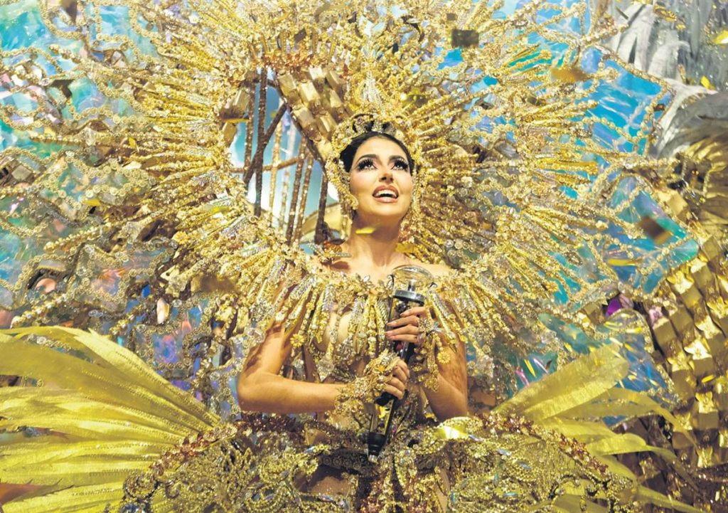 Corina Mrazek, reine du carnaval de Tenerife 2024
