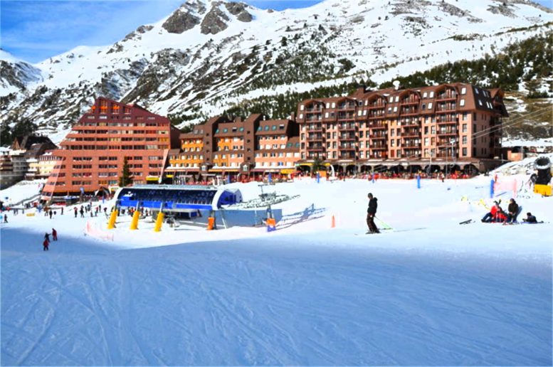 Image 8: station de ski astun