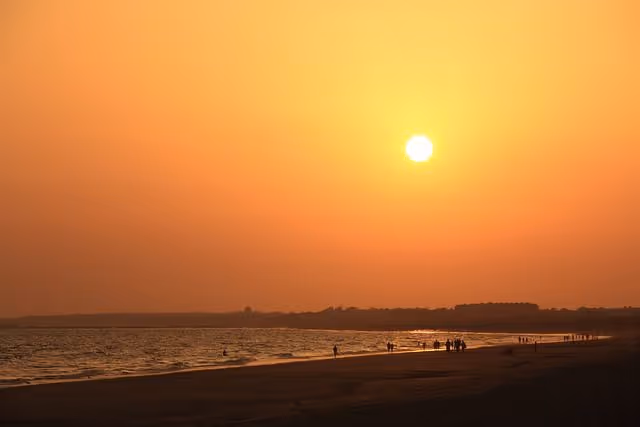 coucher de soleil sur la plage de Huelva