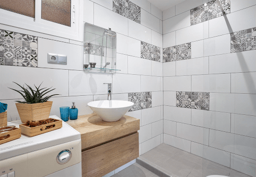 Image 13: Salle de bain après