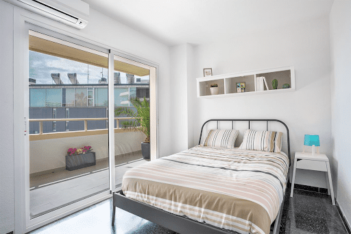 Image 9: Chambre 1 après