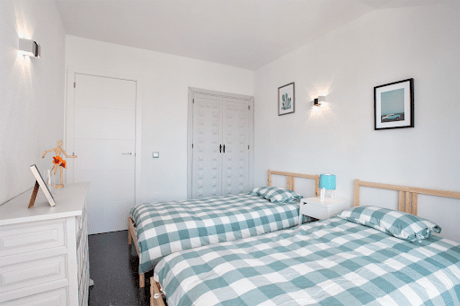 Image 17: Chambre 2 (autre angle) - Après