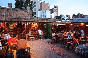 Restaurant en fin de journée à Casa Tomada