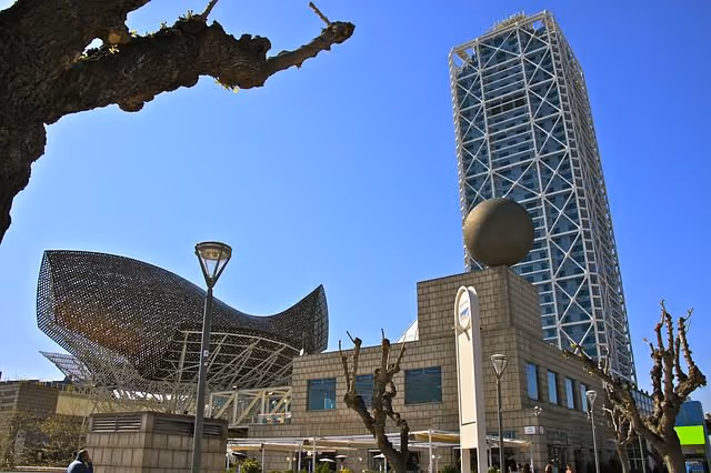 Image 3: nouveaux monuments à Barcelone