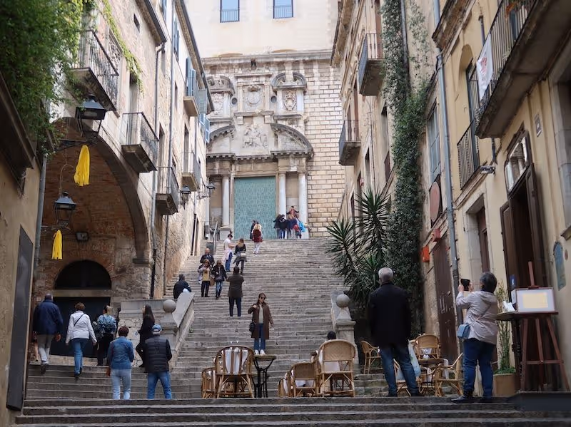 Les escaliers dans la rue de Gerone