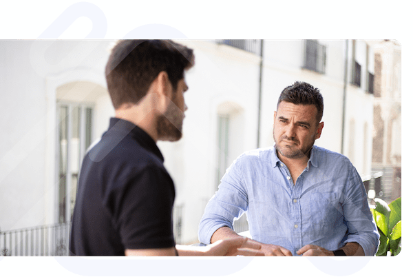 Trouver l’acheteur idéal pour votre bien immobilier grâce à un panneau “Se Vende”.