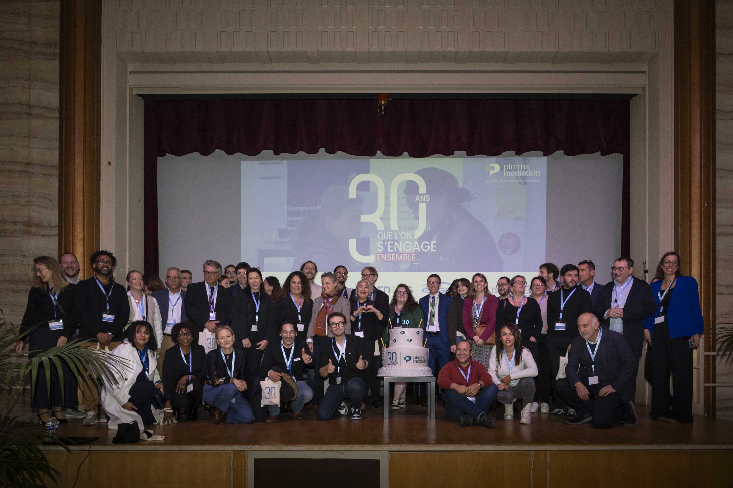 Photo des acteurs de nos associations lors des 30 ans de Pimms Médiation