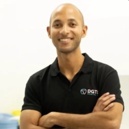 Novus Dental Team: Sergio