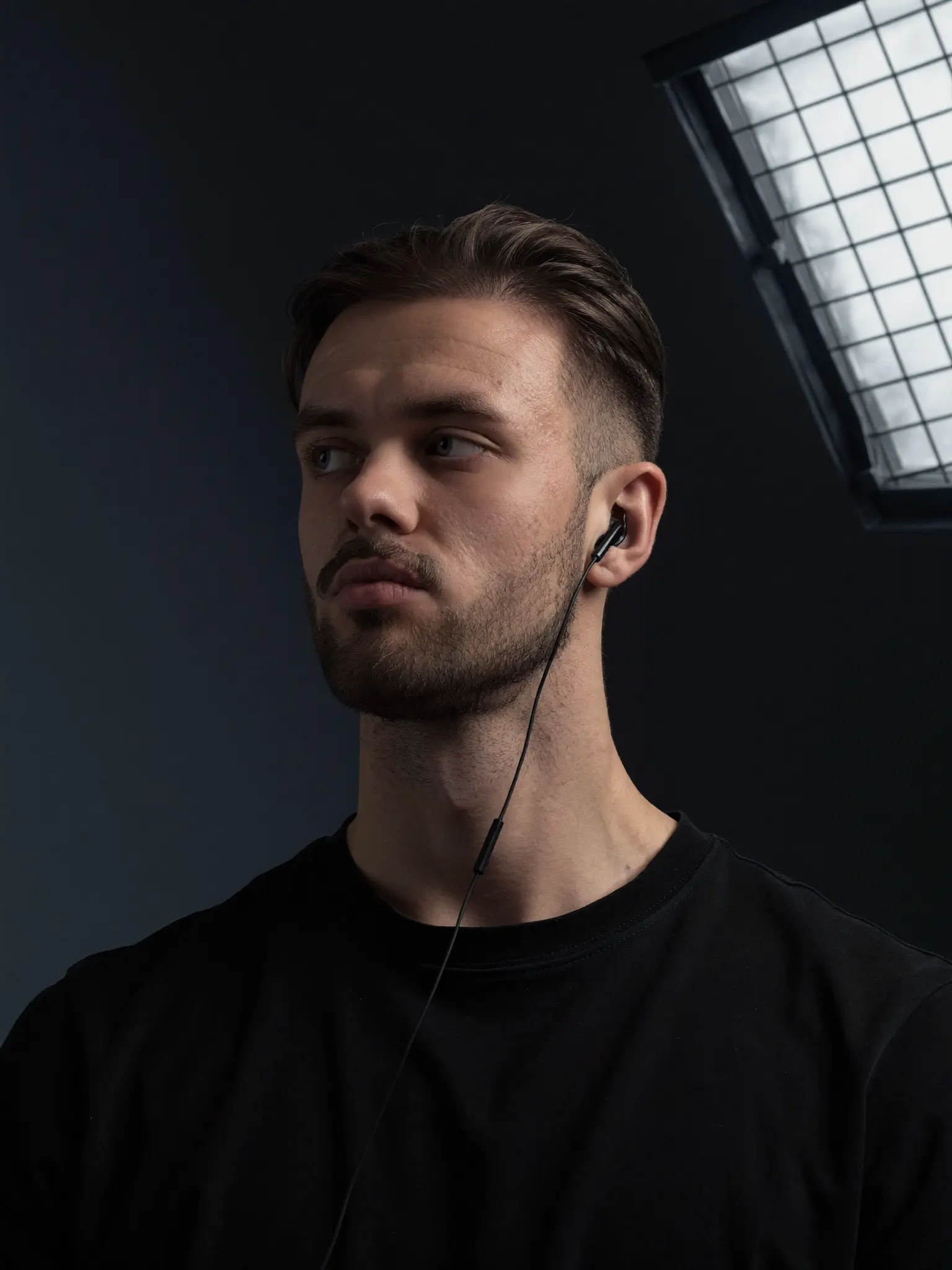 Porträt von Alexander Ergart bei der Arbeit