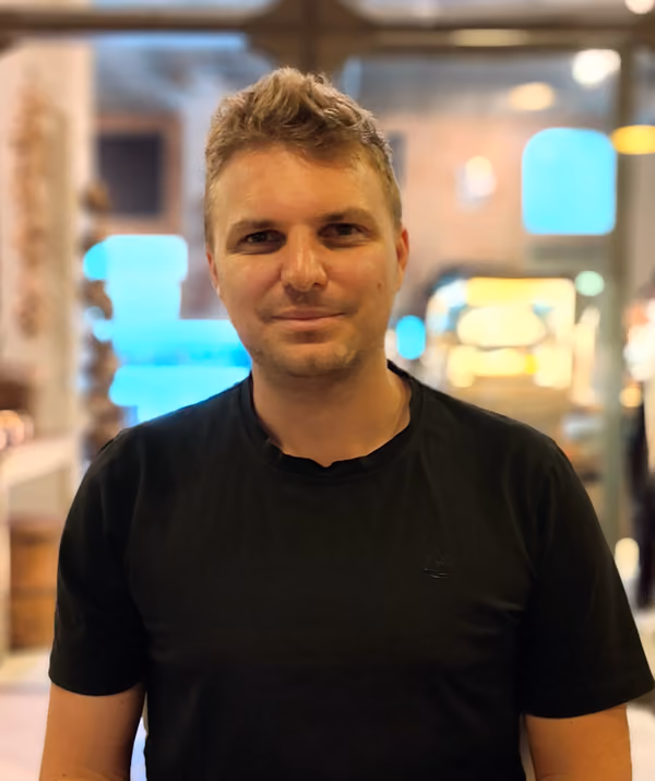 Robert Trew Headshot