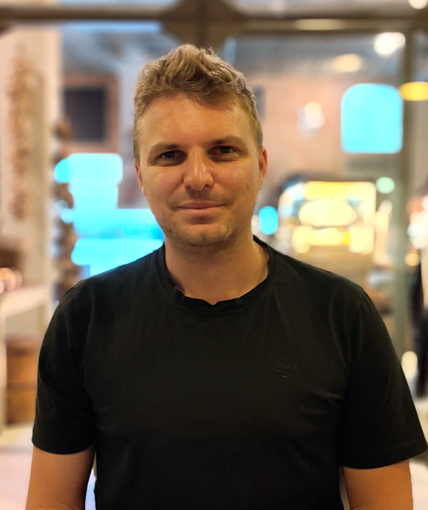 Robert Trew Headshot