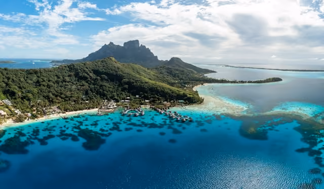 Tropical lagoon and island scenery in Bora Bora, French Polynesia