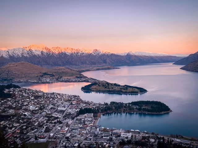 Lake and mountain scenery in Queenstown, New Zealand