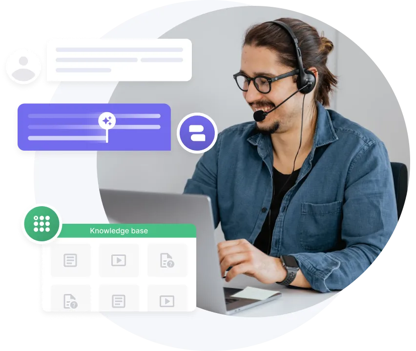 Homem usando fones de ouvido e óculos sorrindo enquanto usa um laptop, com gráficos de interface de chat e base de conhecimento.