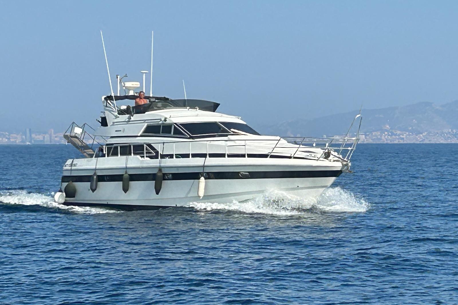 Mochi Craft 46 Flybridge