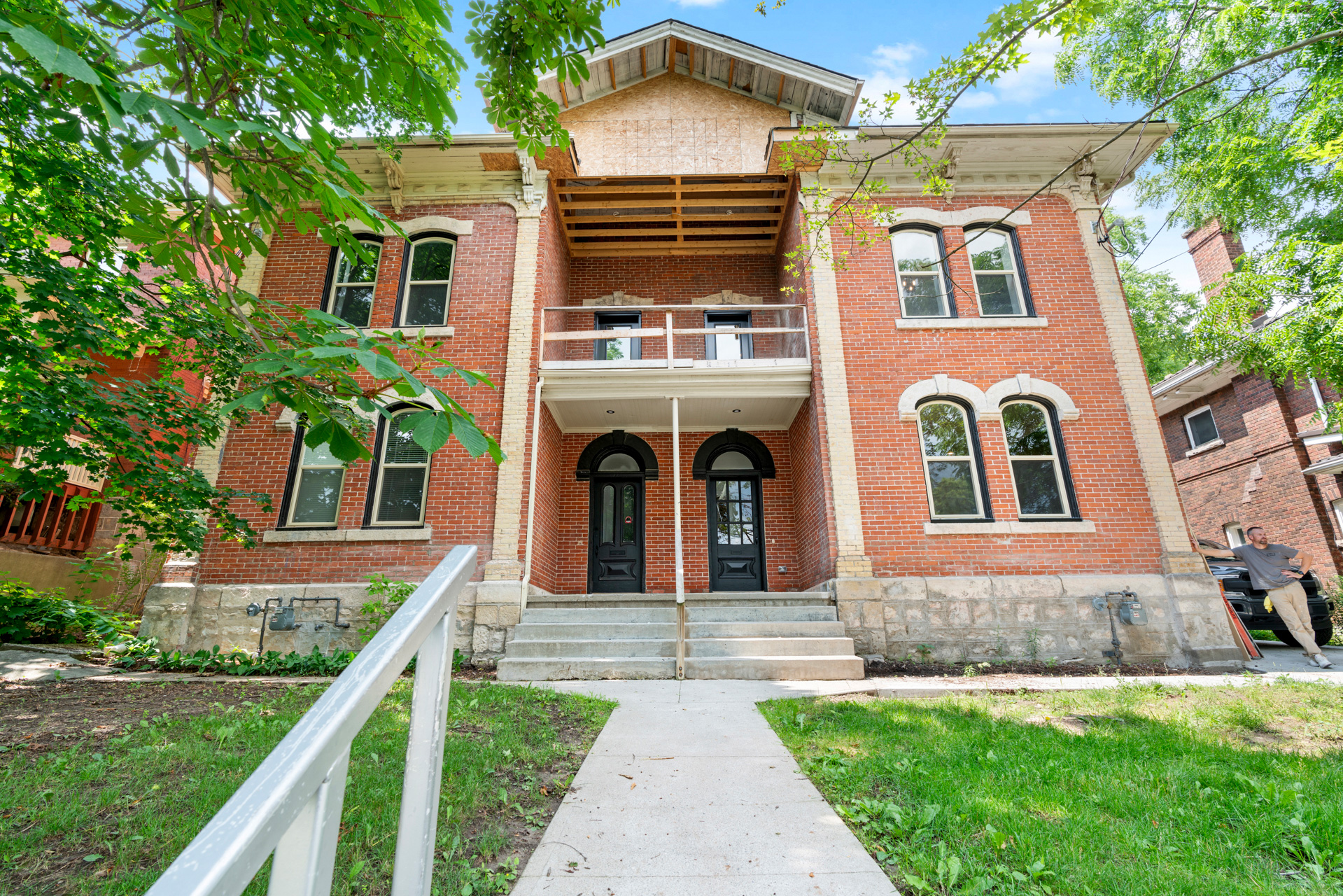 126-Dublin-St-N-DOWNSTAIRS-UNIT-MLS-(29)