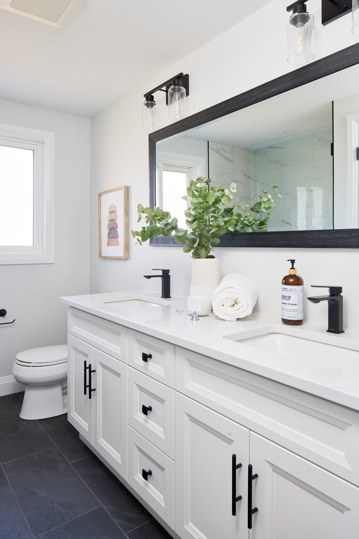 T&M Construction Hamilton Primary-bathroom_2T4A9997