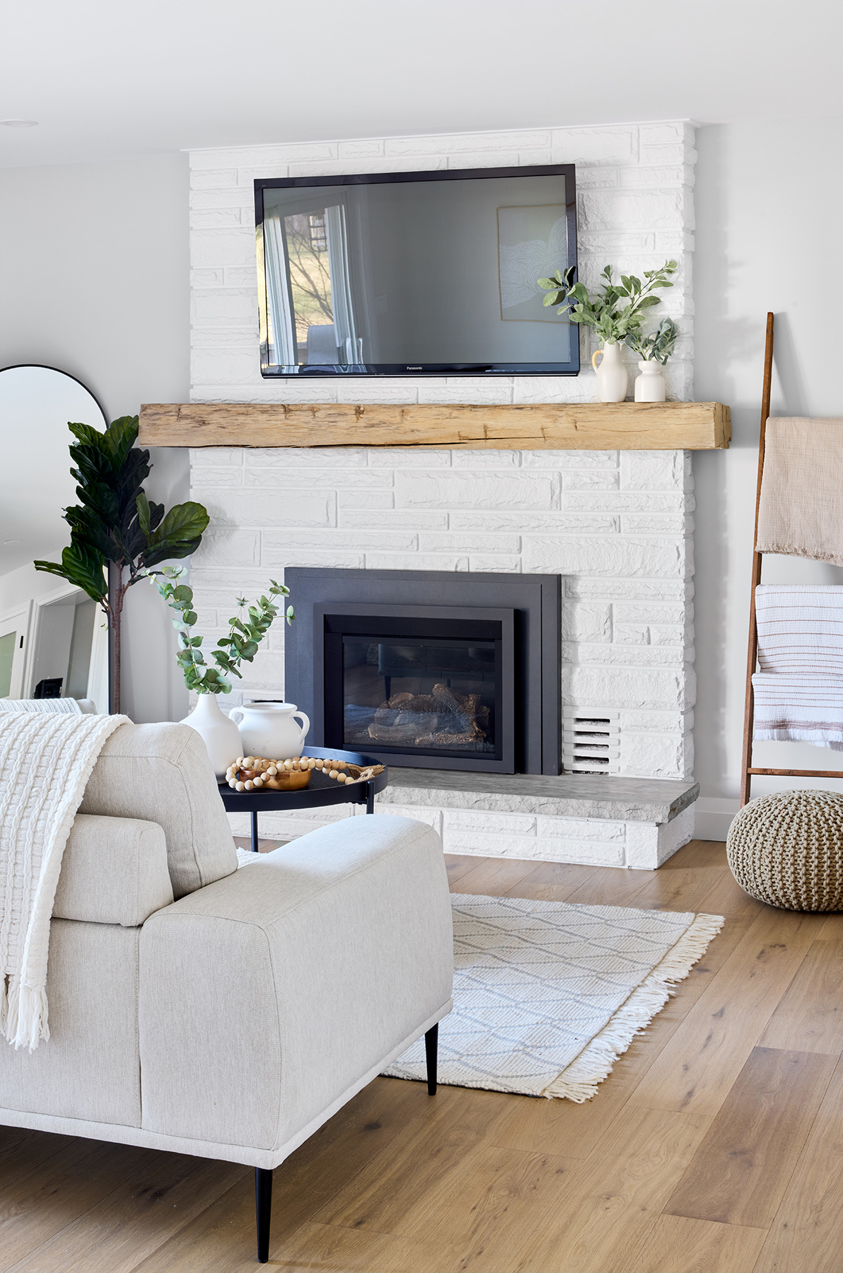 T&M Construction Hamilton Livingroom_2T4A9944