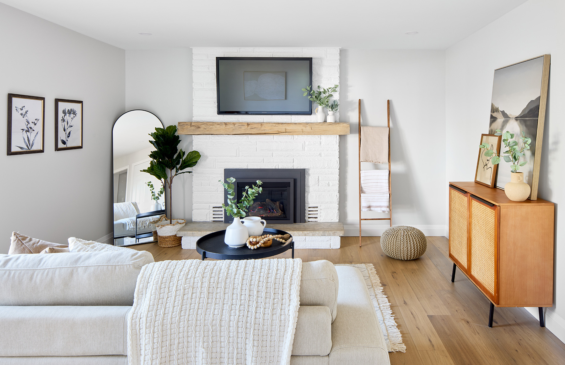 T&M Construction Hamilton Livingroom_2T4A9956