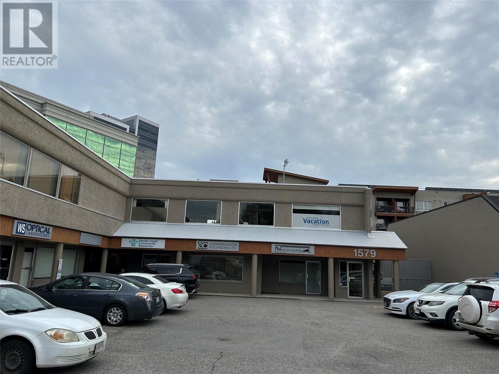 1579 Sutherland Avenue Unit# 211