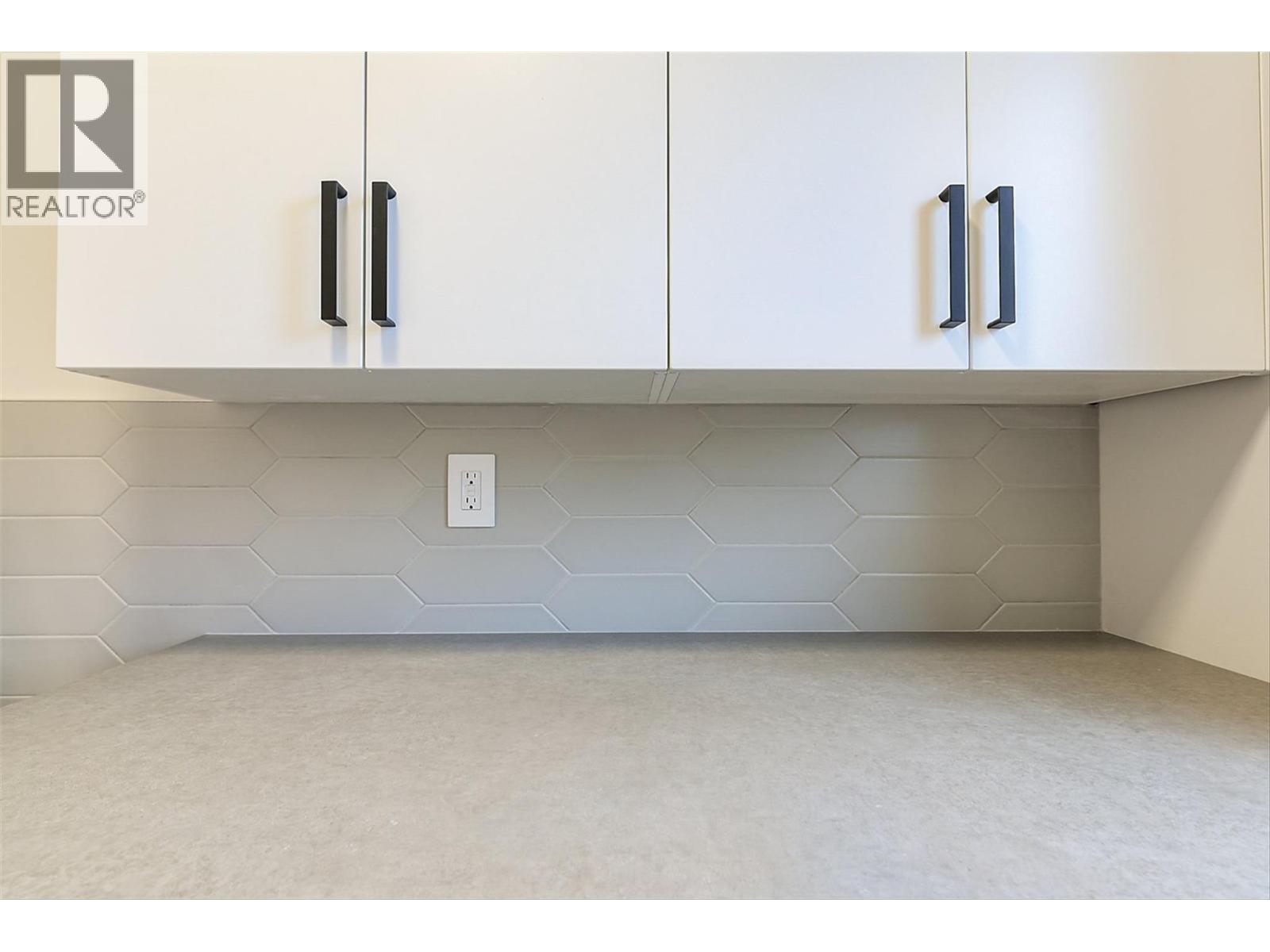 732 Coopland Crescent Unit# 4