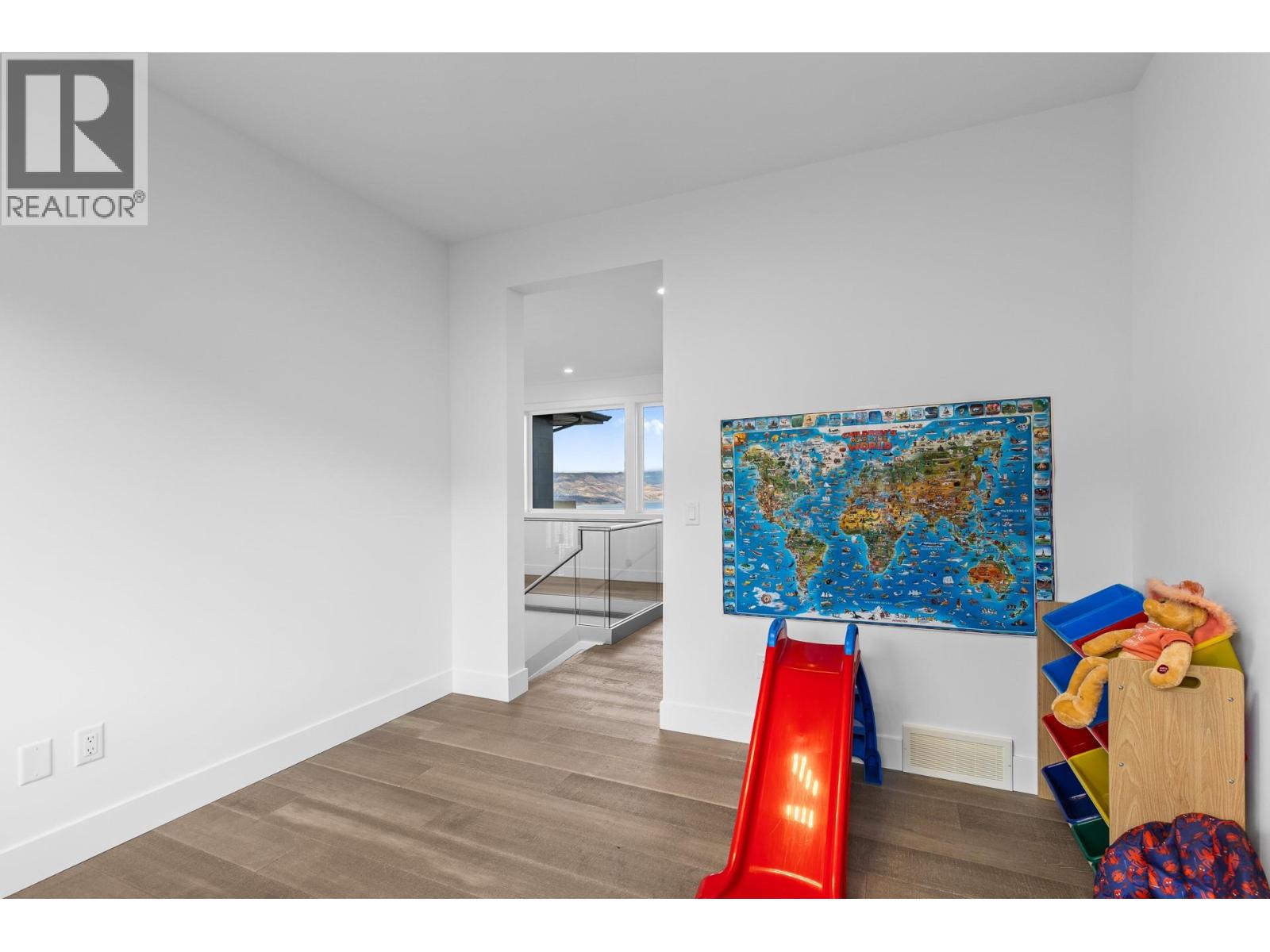 1068 Clarance Avenue