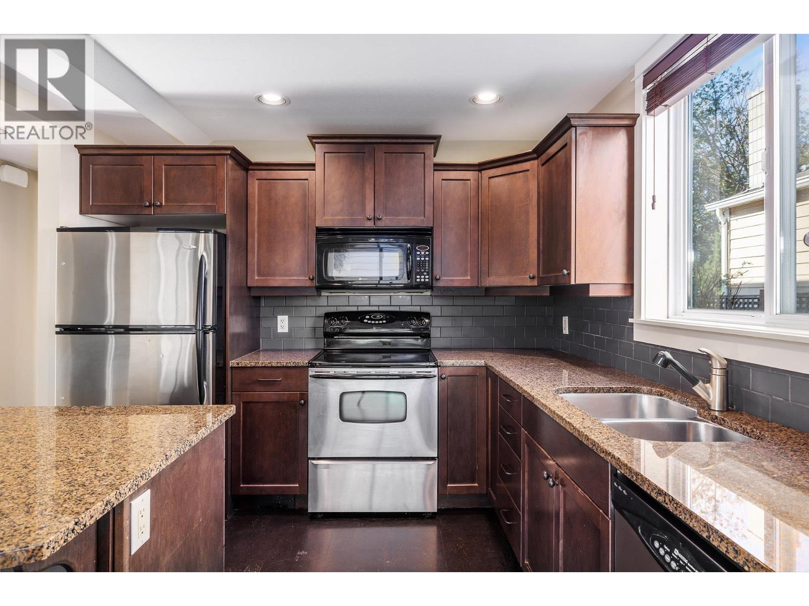 2209 Woodlawn Street