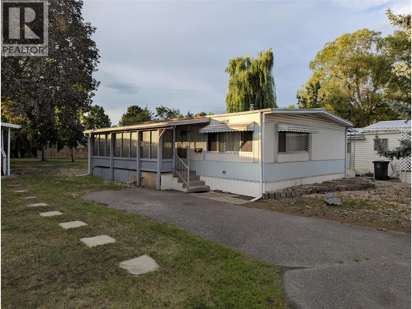 3535 Casorso Road Unit# 40