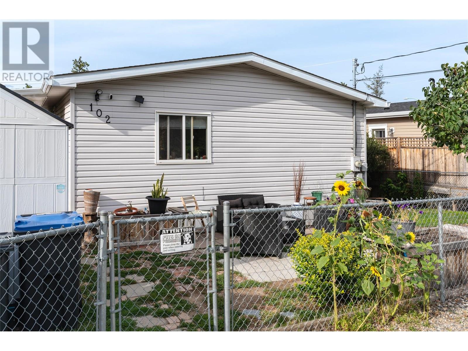 5155 Chute Lake Road Unit# 102