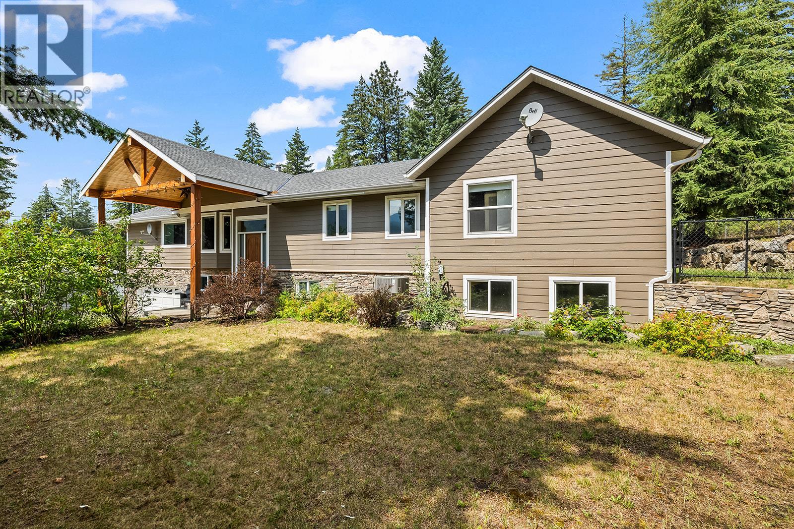 7992 Falcon Ridge Crescent