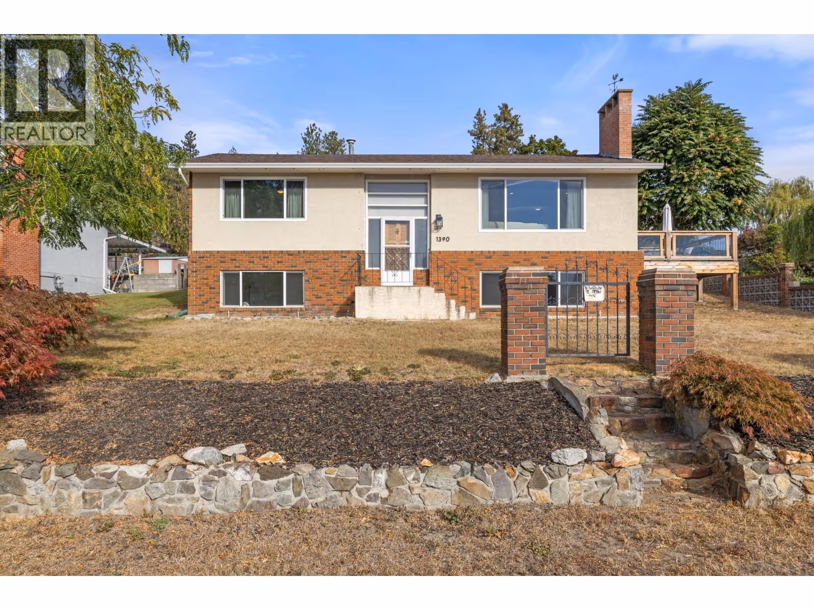 1390 Mountain Avenue