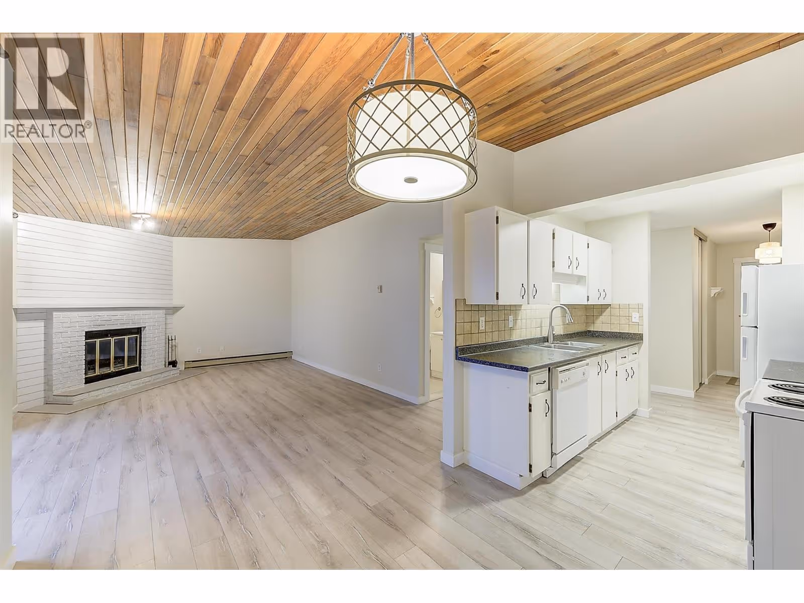 240 McIntosh Road Unit# 209