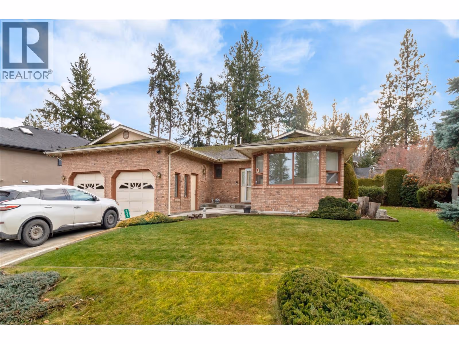 624 Cassiar Crescent