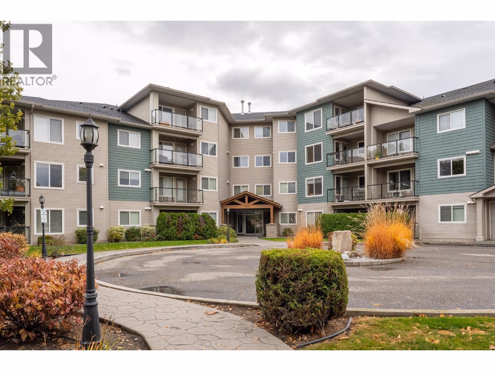 135 Ziprick Road Unit# 306