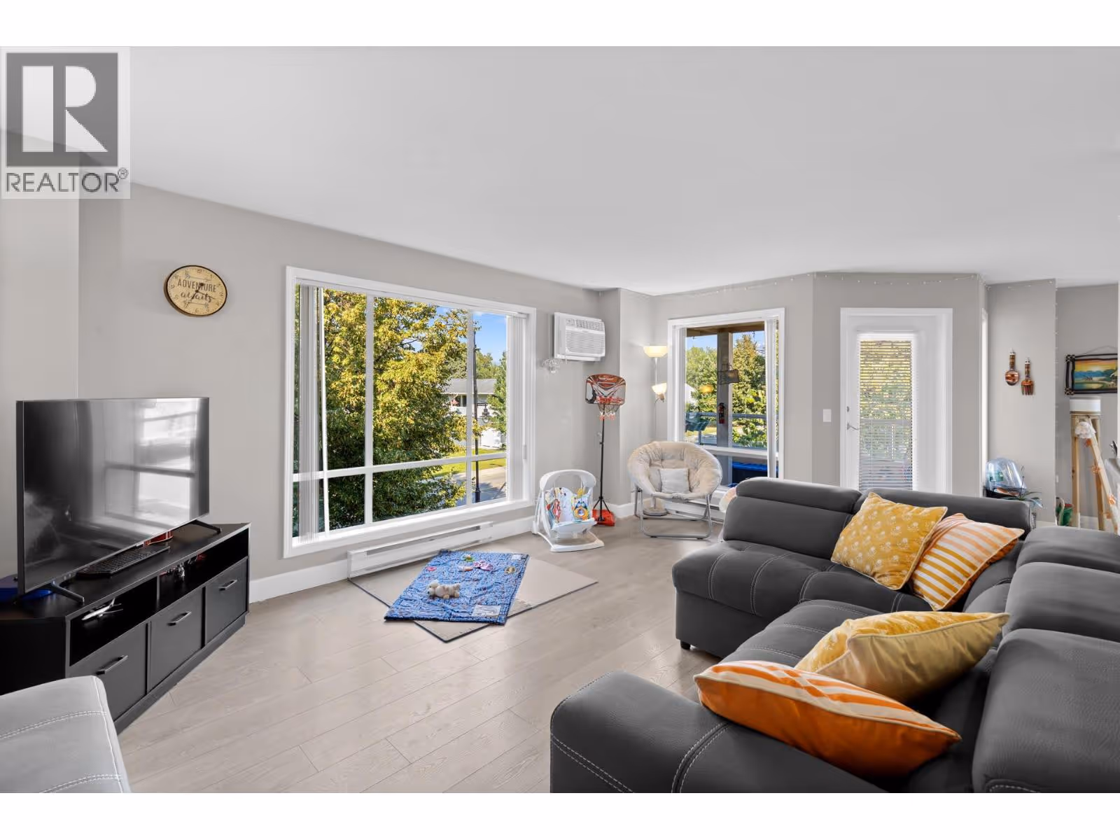 727 Houghton Road Unit# 212