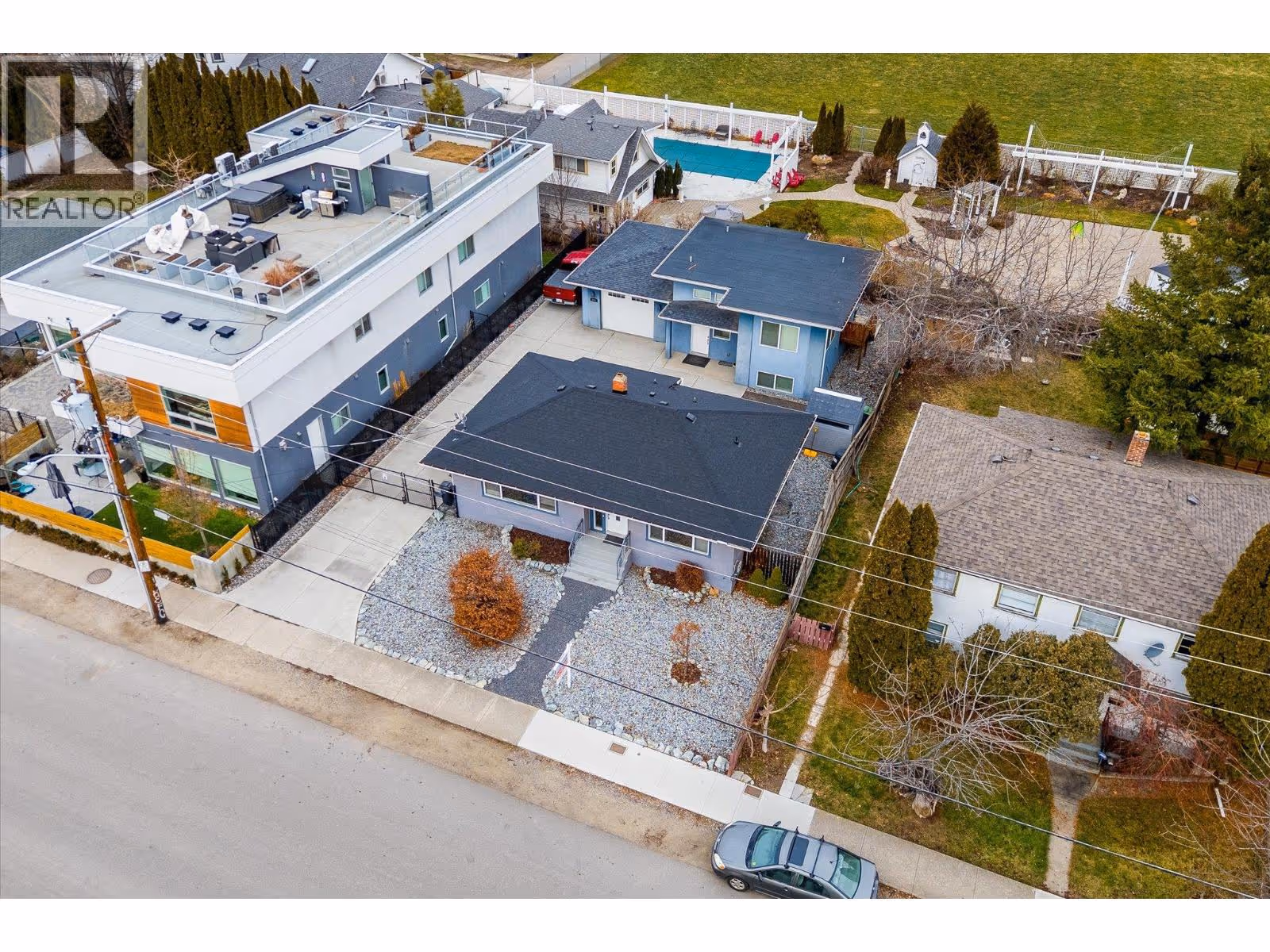 932-930 Lawson Avenue