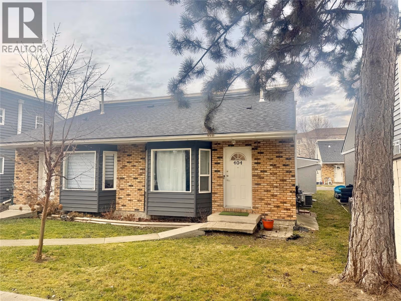 3155 gordon Drive Unit# 404