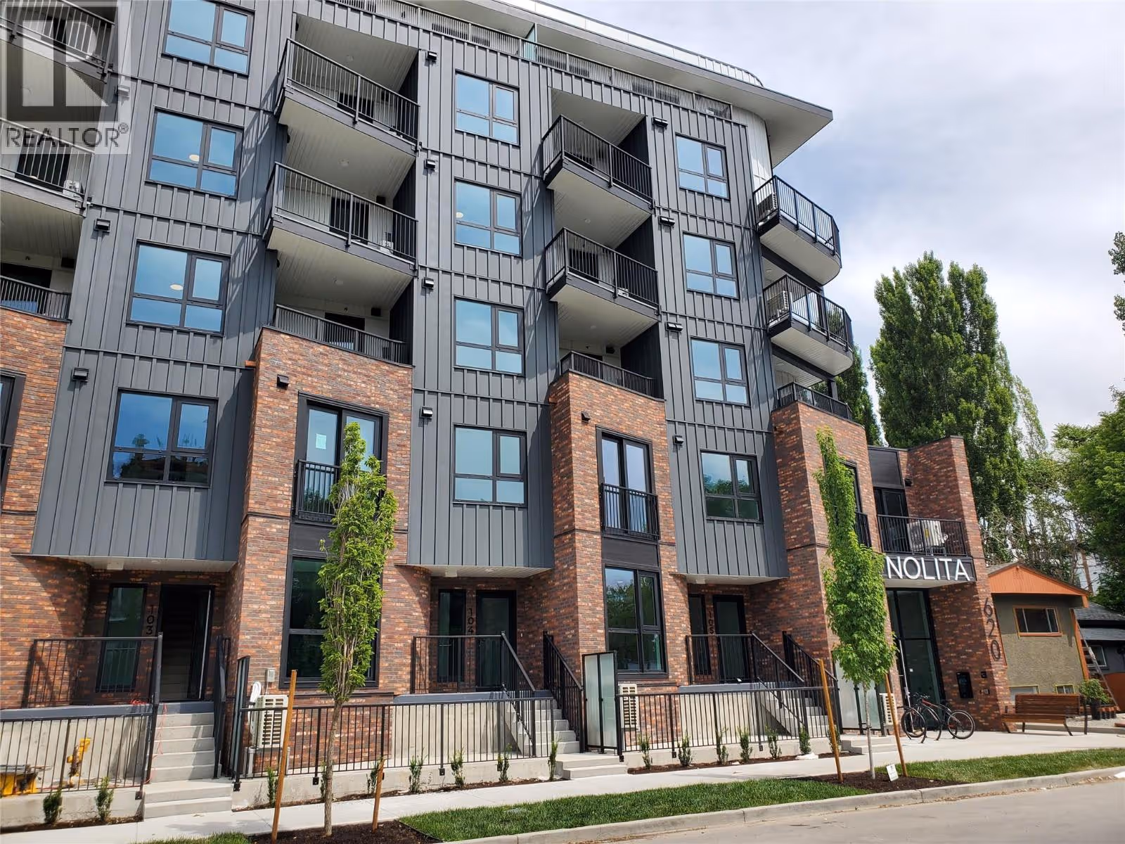 620 Coronation Avenue Unit# 211