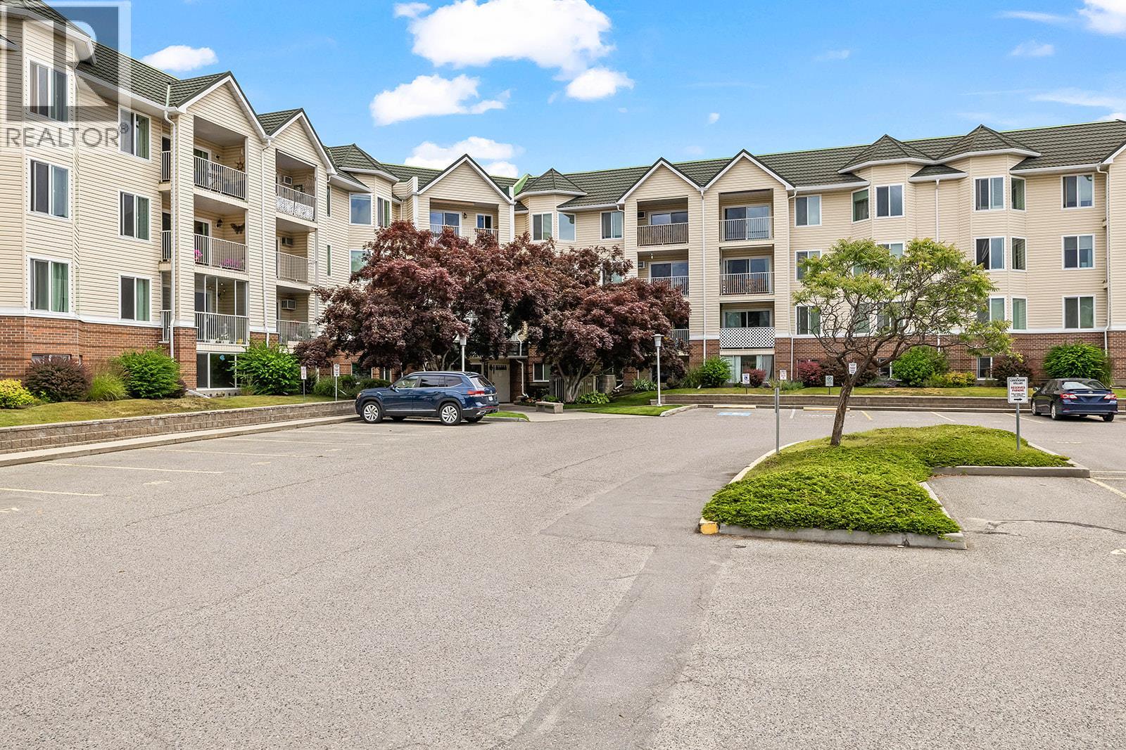 3160 Casorso Road Unit# 424