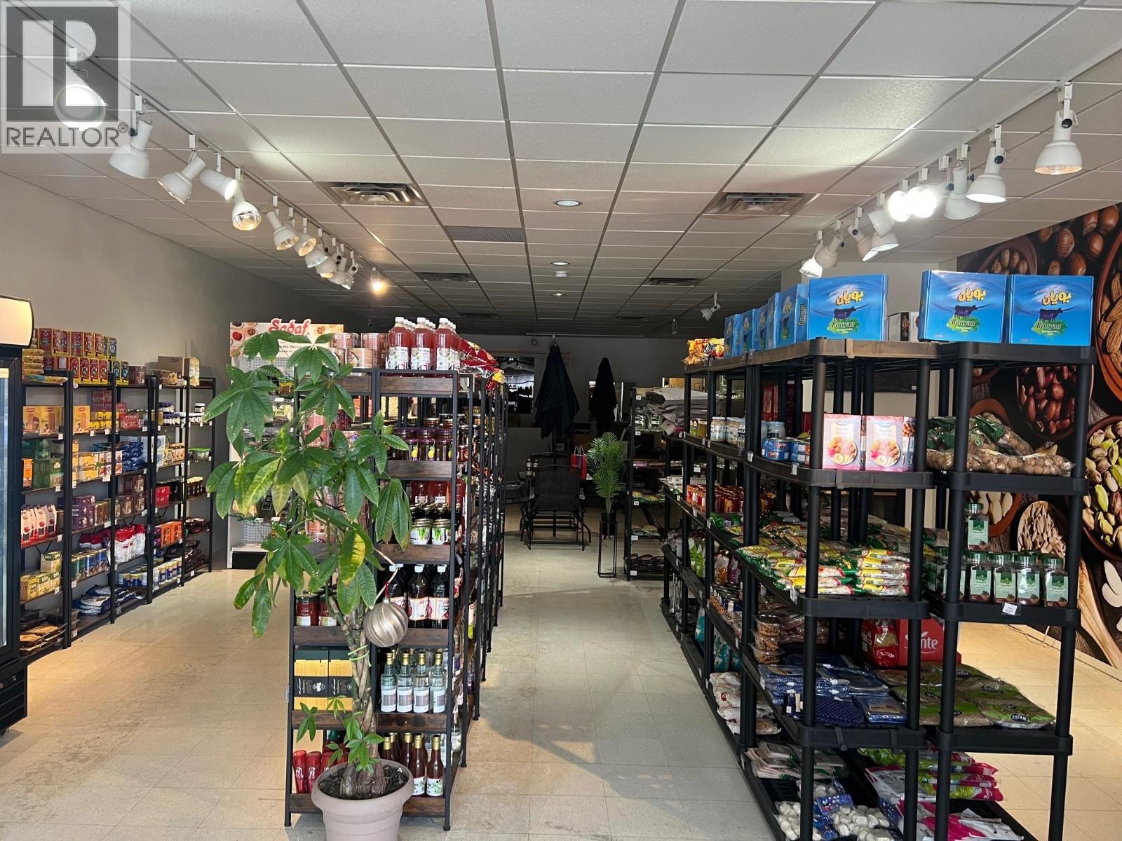 559 Lawrence Ave. Avenue