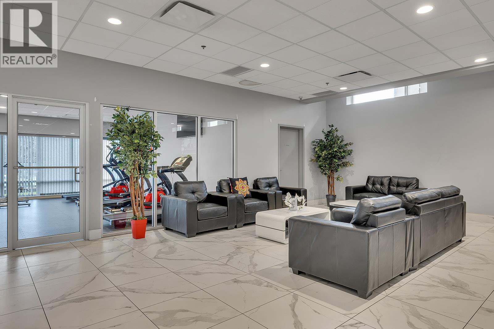 925 Leon Avenue Unit# 327