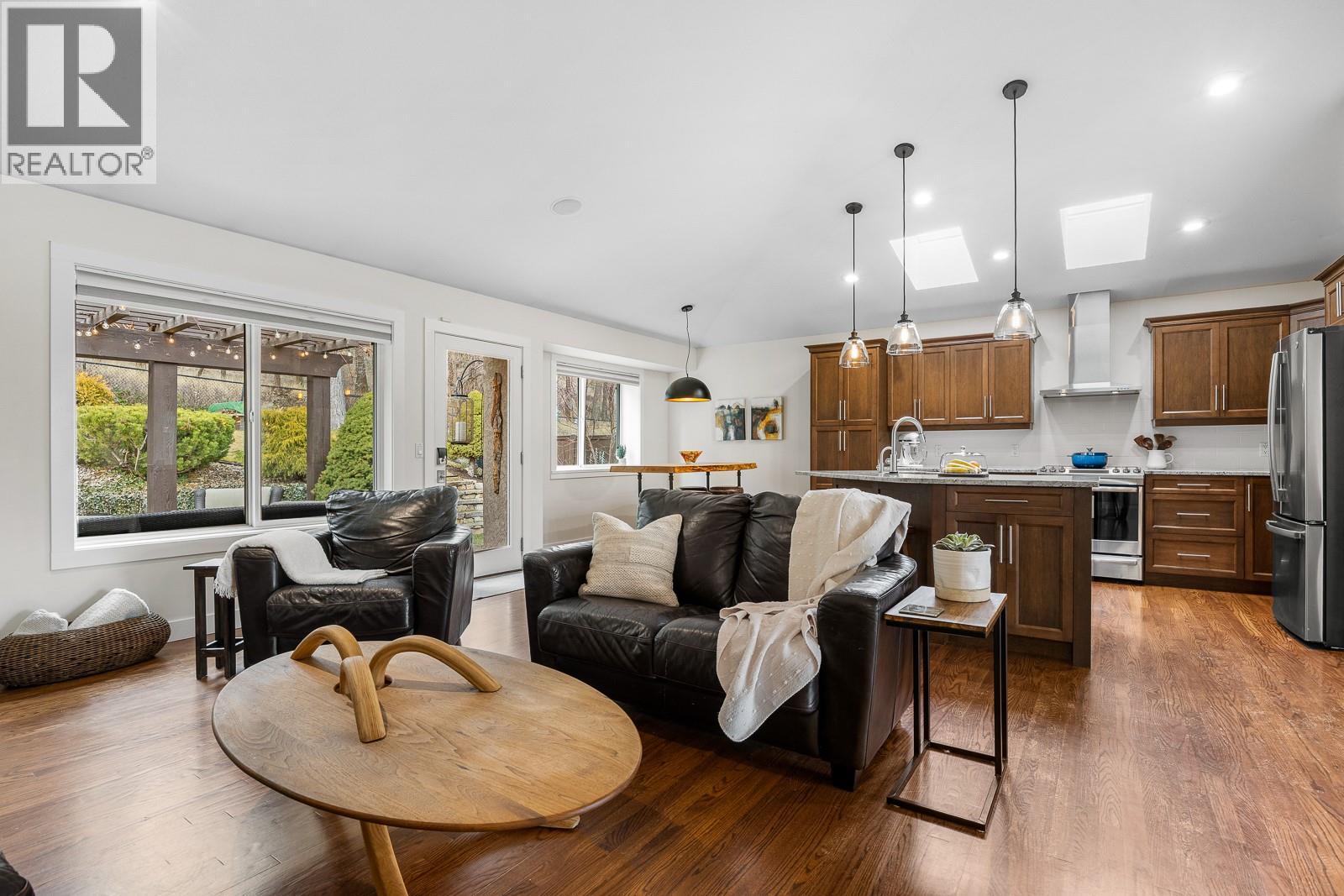 328 Woodpark Crescent