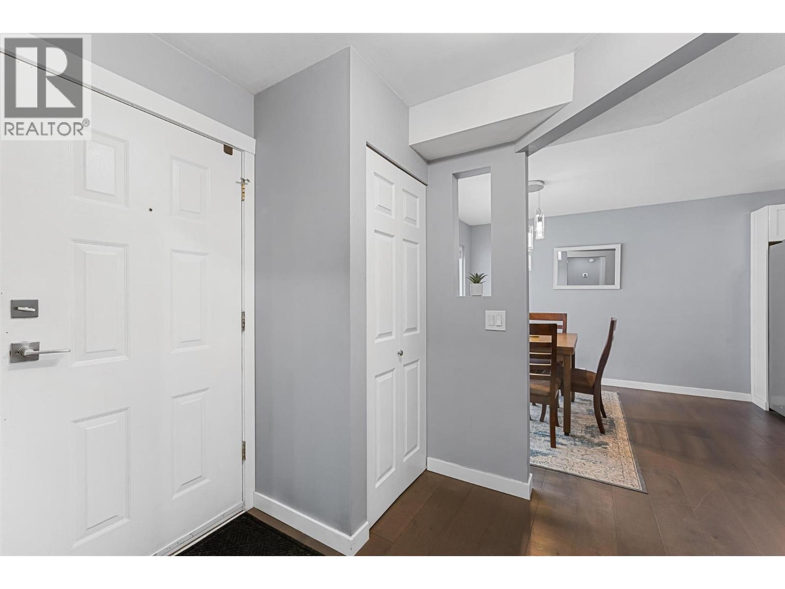 482 Snowsell Street N