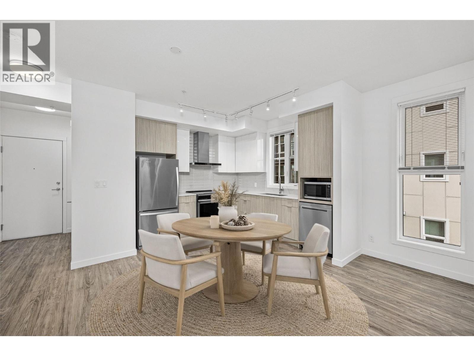 1800 Richter Street Unit# 215