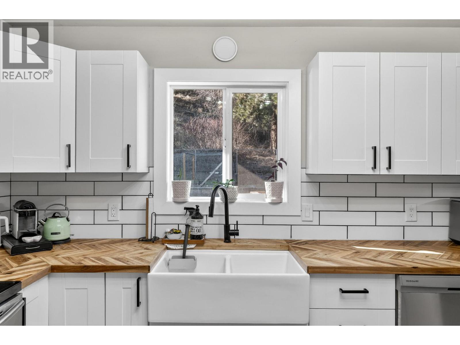 7312 Fintry Delta Road