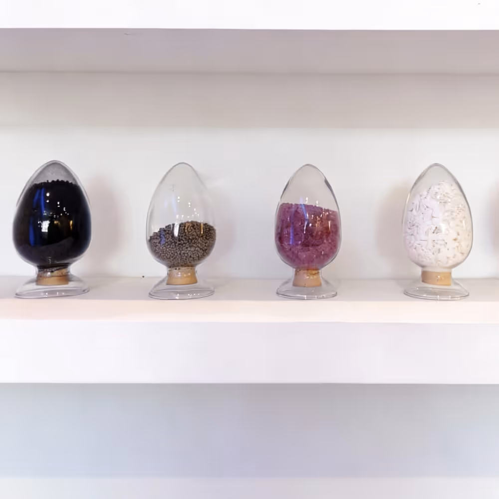 Custom desiccant material selection options including calcium chloride, silica gel, clay, and Montmorillonite.