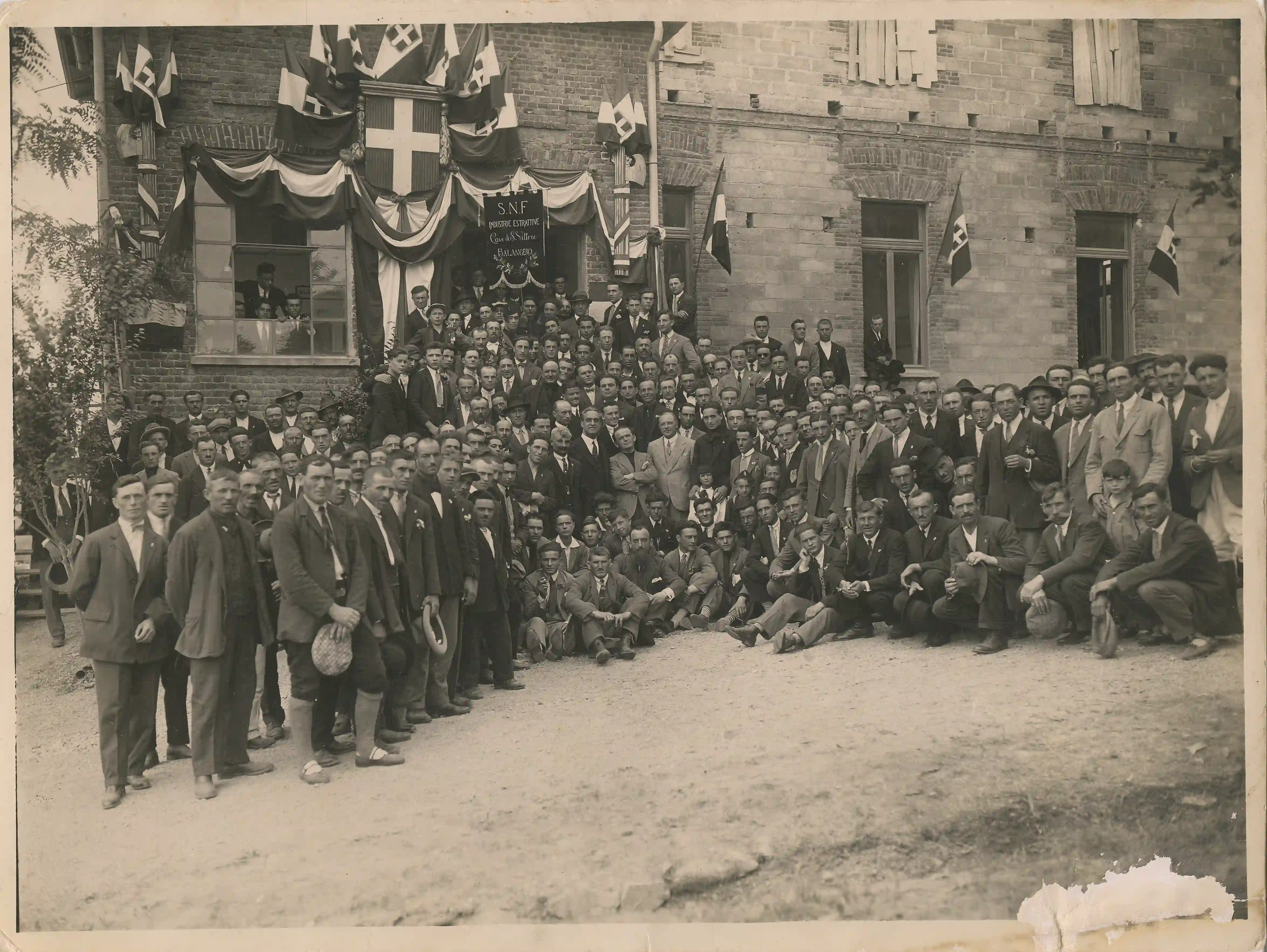 old picture of workers