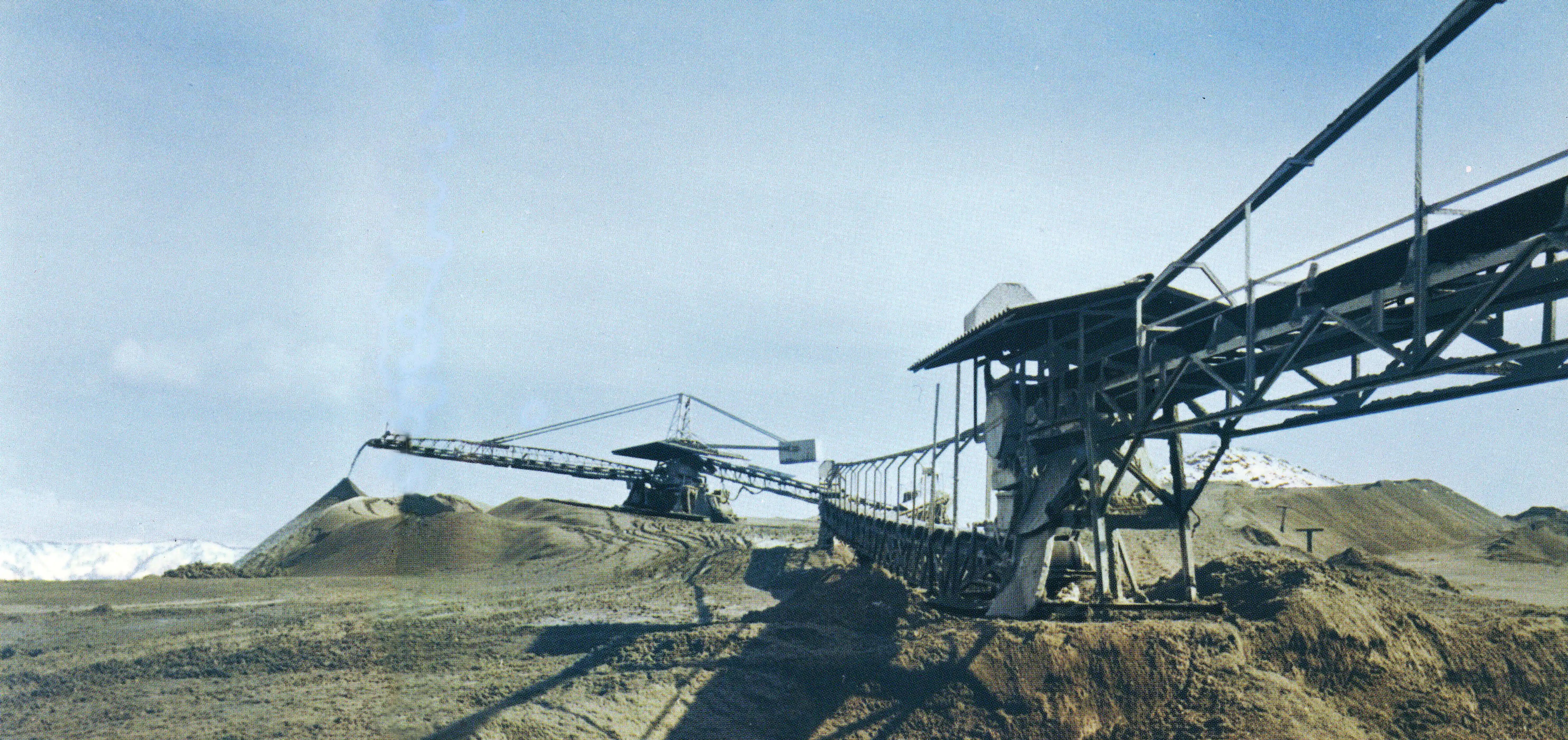 Nastri trasportatori e impianti di movimentazione del materiale nel sito minerario