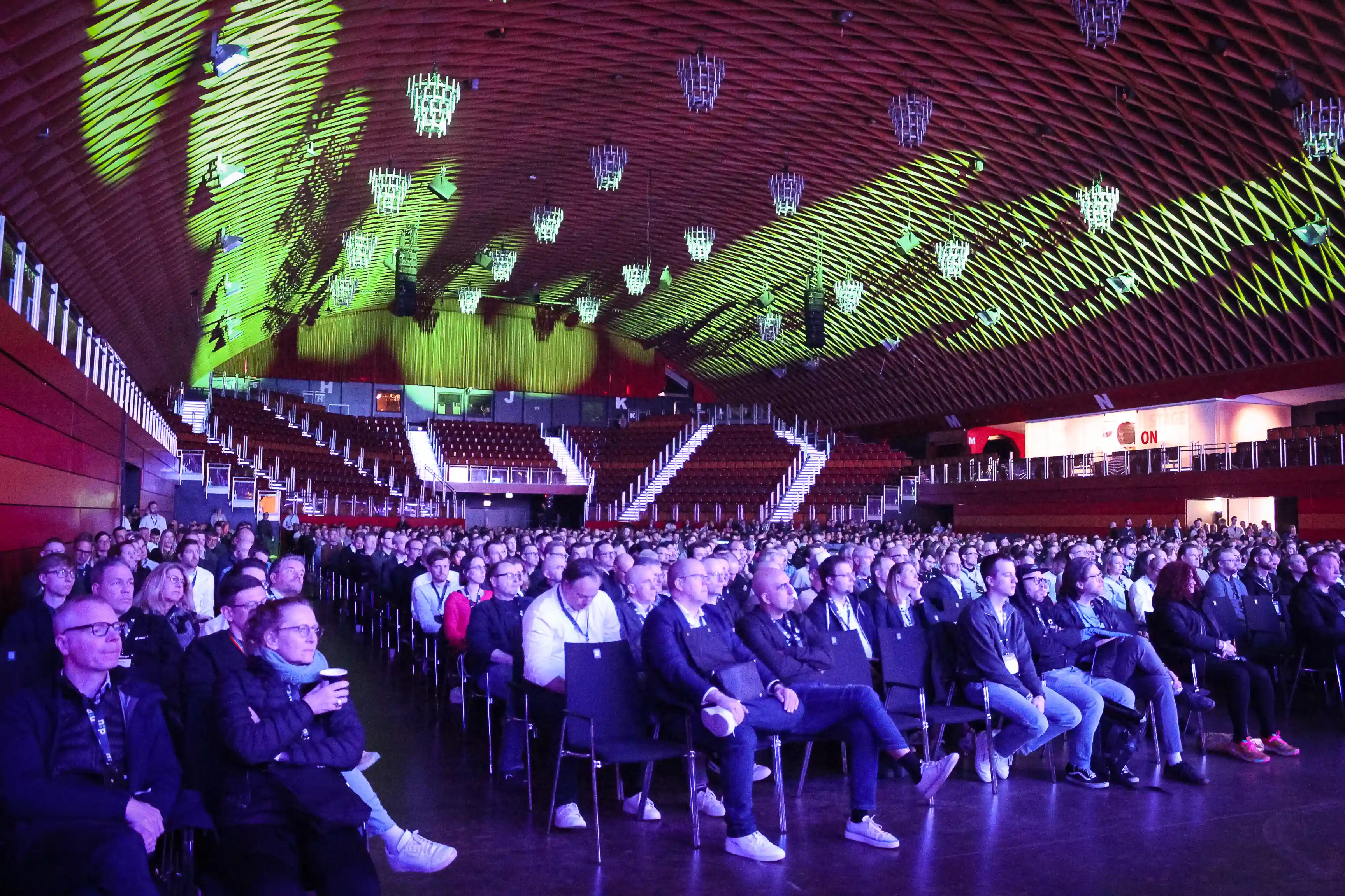Publikum in der Halle Münsterland beim data:unplugged 2026